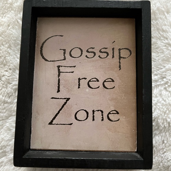 ♥️ 2-sided - No whining & Gossip free zone - Picture 2 of 5